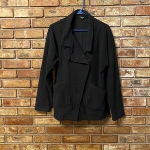 Black Fleece Jacket with Lapel Design off set zipper and comfy pockets